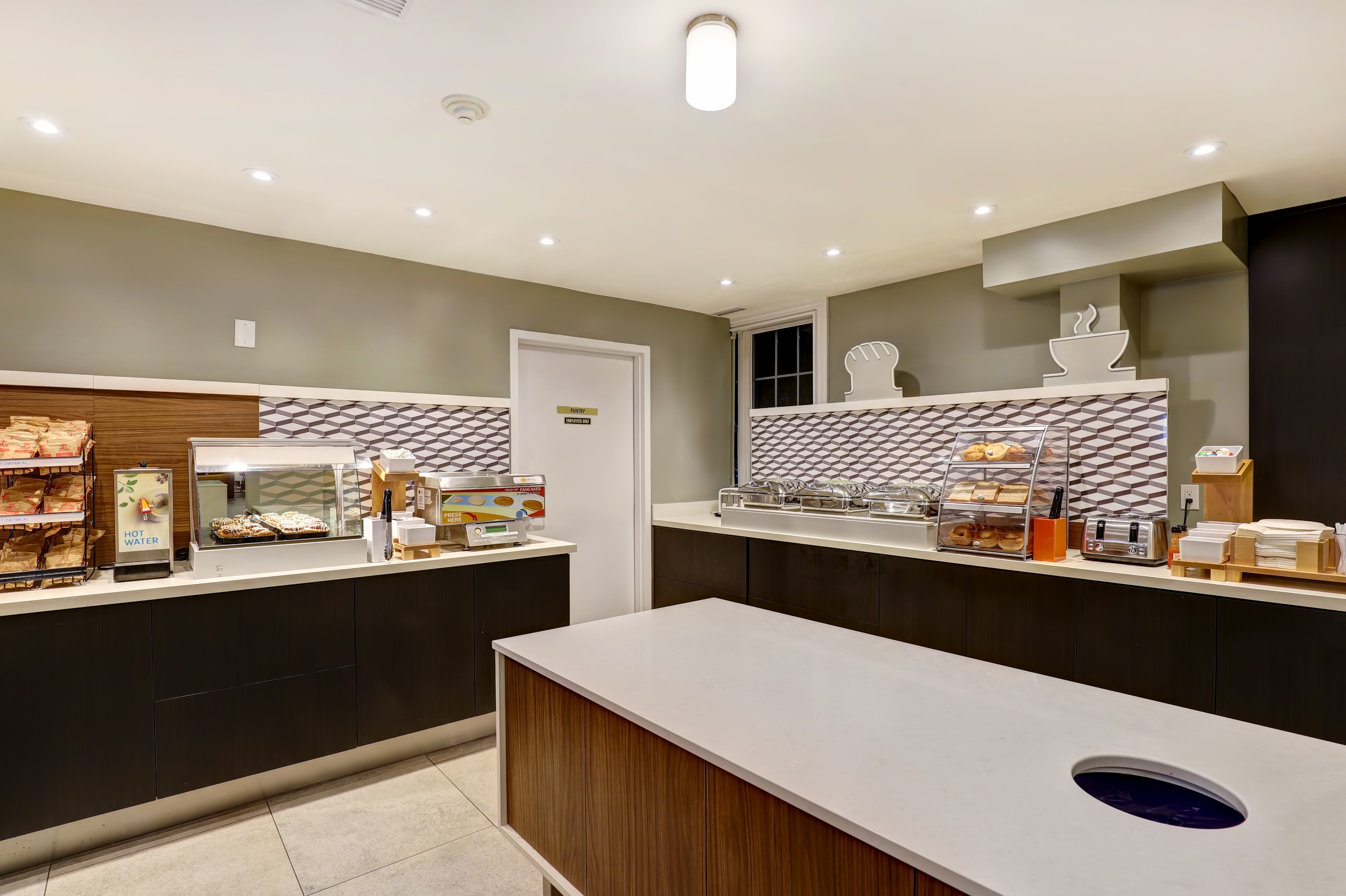 Holiday Inn Express Whitby Oshawa An Ihg Hotel 59/78