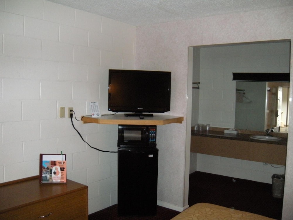 Motel West 47/58