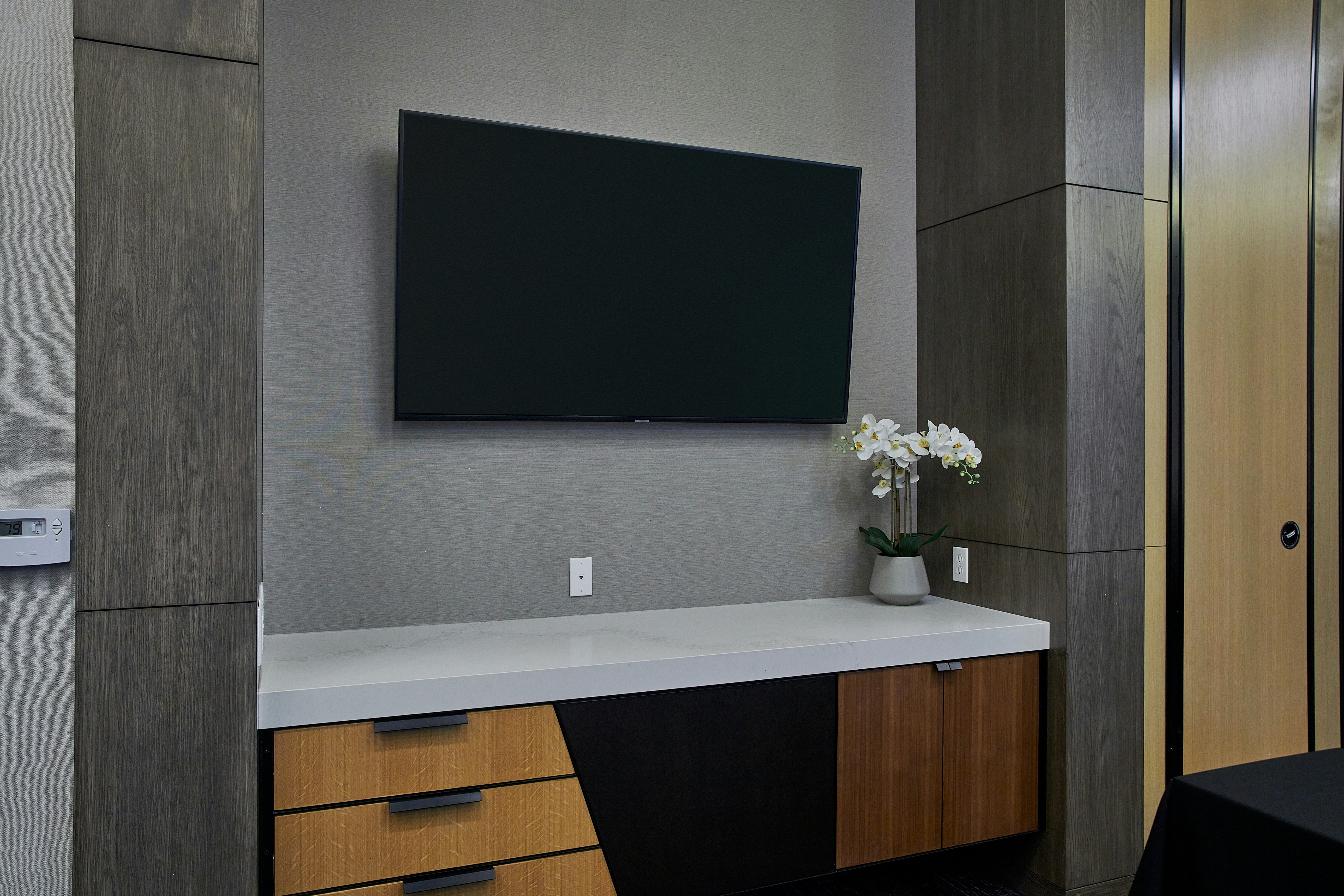 Hampton Inn and Suites Los Angeles /Sherman Oaks (ex Hampton Suites LAX Van Nuys) 26/29