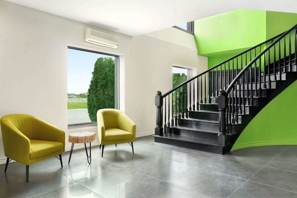 Travelodge by Wyndham Rigaud 15/20
