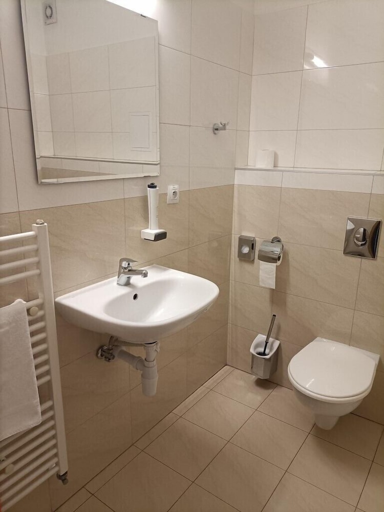 Hotel Eminent 43/45