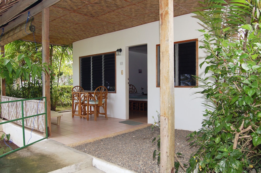 Marcosas Cottages Resort 9/68