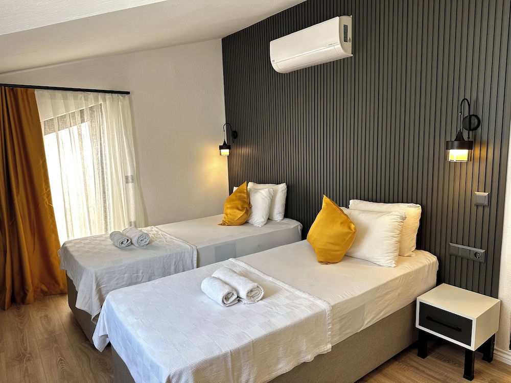 COMFORT, TWIN BEDS