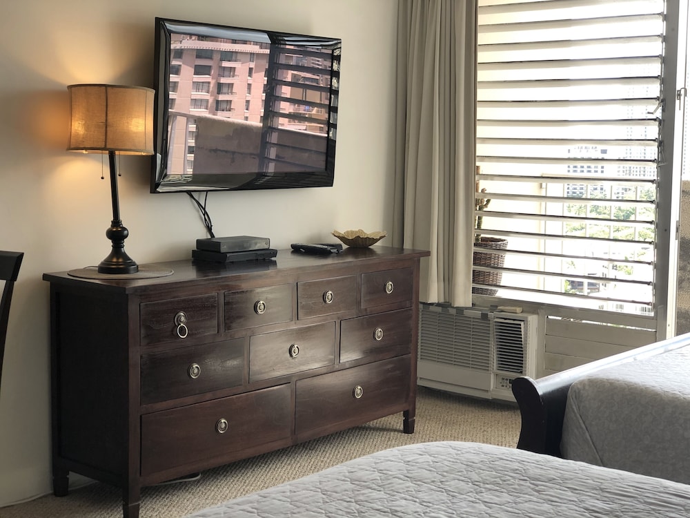 Tropical Studios At Marine Surf Waikiki 40/50