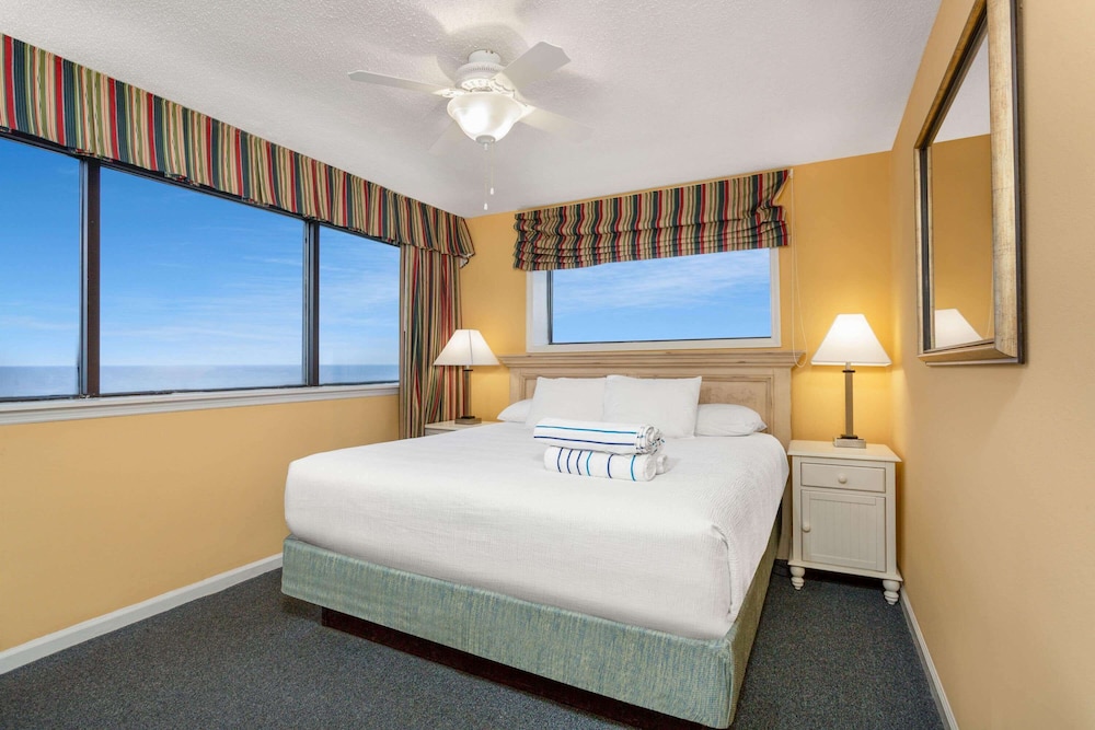 3 BEDROOMS, DELUXE, APARTMENT