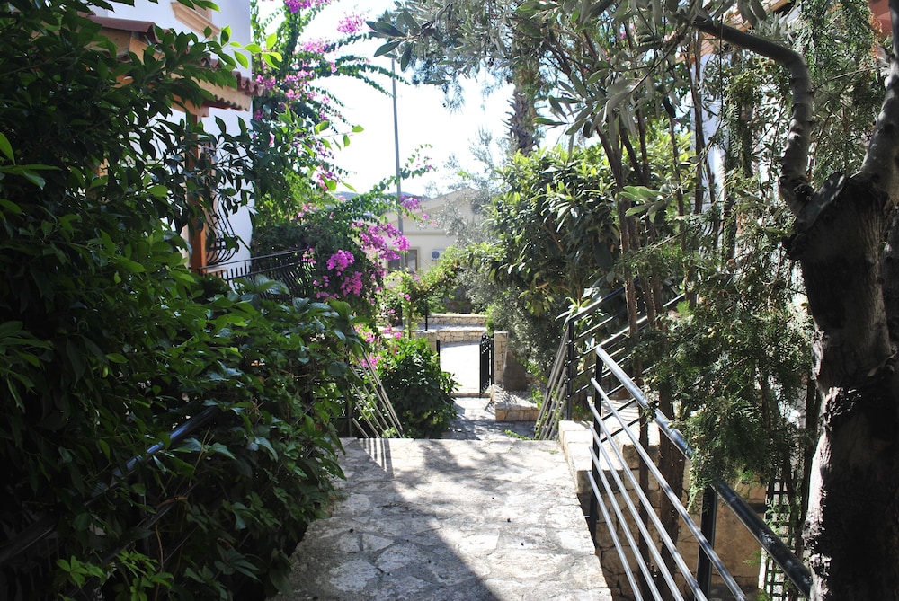Hotel Dionysia 62/69