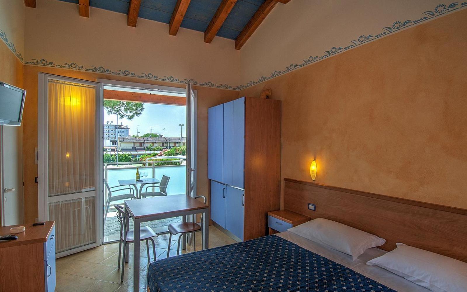 Room, Double Bed