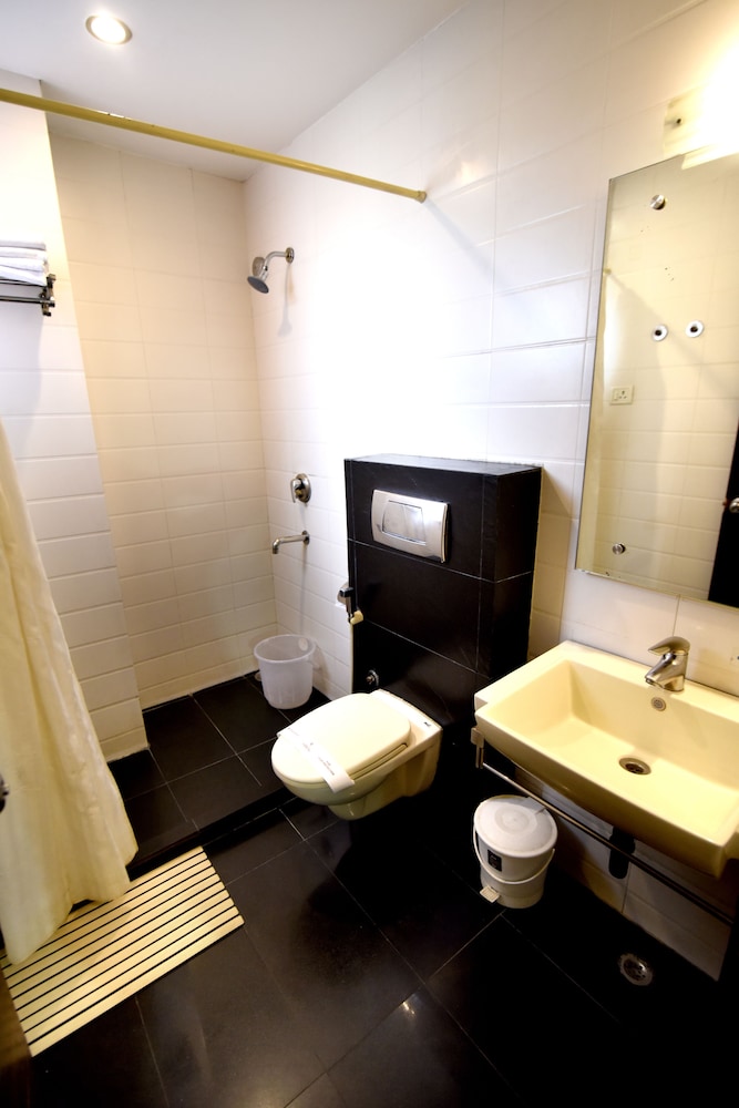 Crystal Inn Hotel 48/50