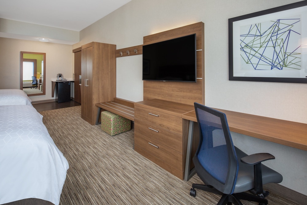 Holiday Inn Express and Suites Chico an IHG Hotel 23/66