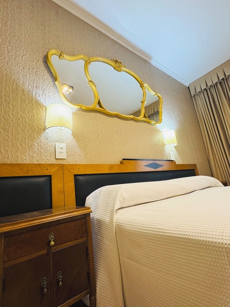 Hotel El Cabildo 24/52