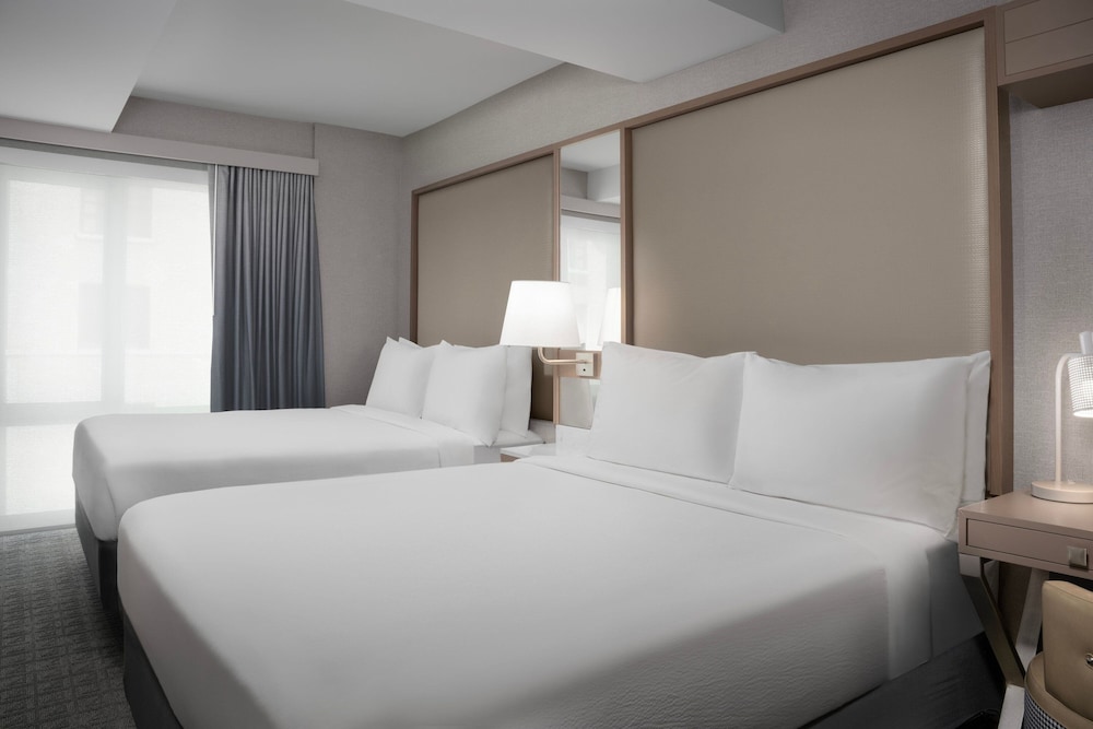 Suite, 2 Queen Beds, High Floor