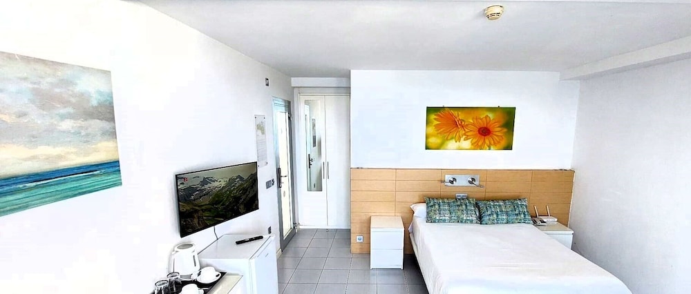 CLASSIC, DOUBLE BED, SEA VIEW, BALCONY