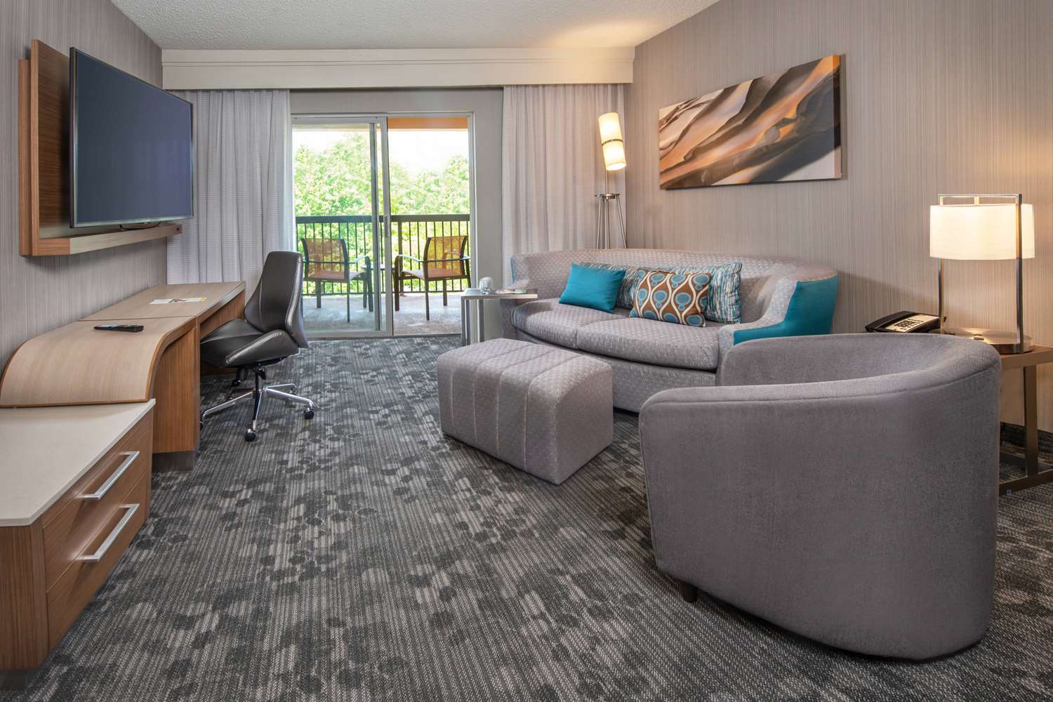 Comfort Inn & Suites Bethlehem Lehigh Valley Airport 4/15