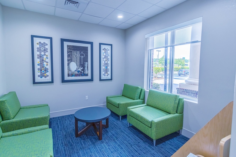 Holiday Inn Express & Suites Crestview South I-10 43/69