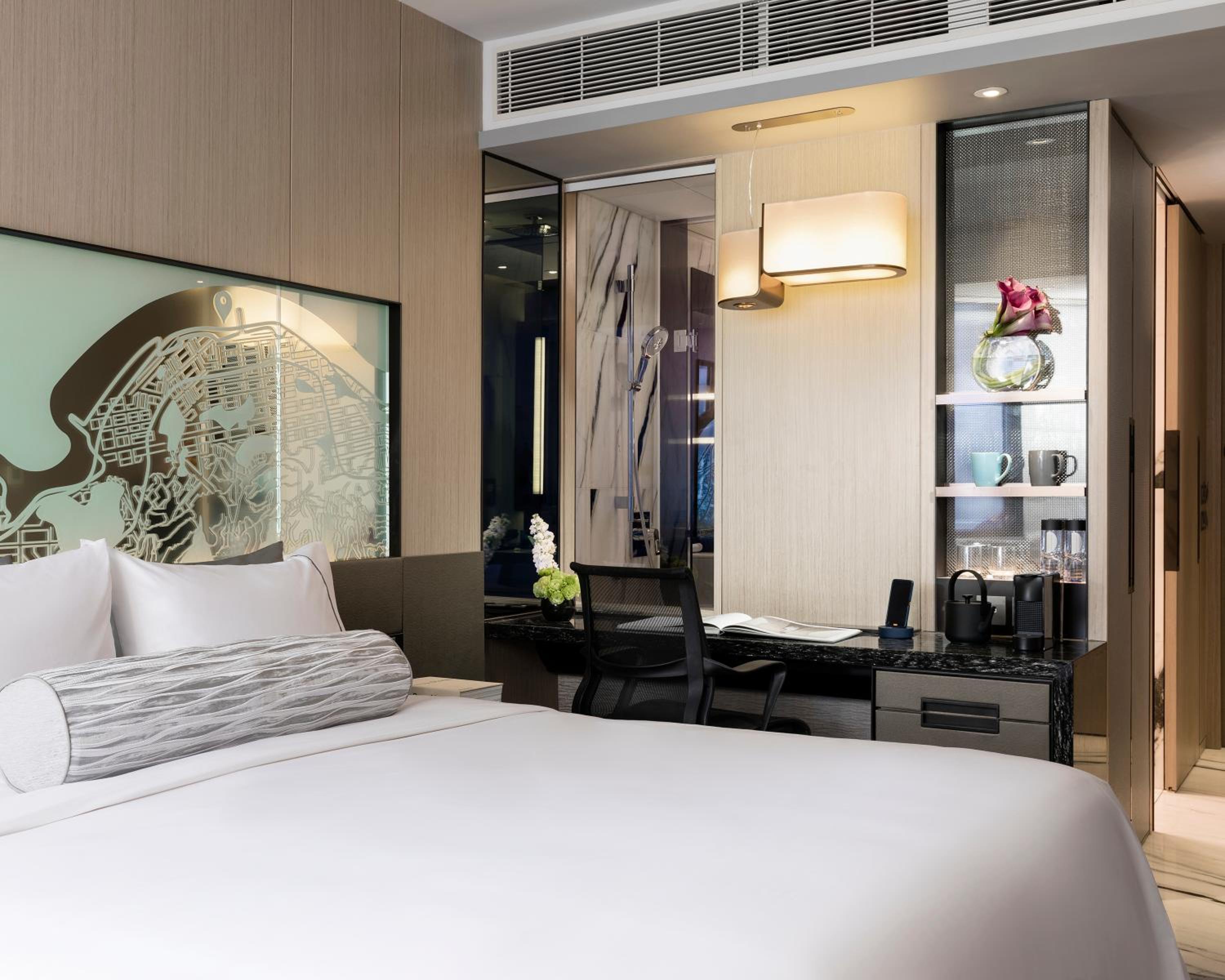 ROOM, KING BED, HIGH FLOOR