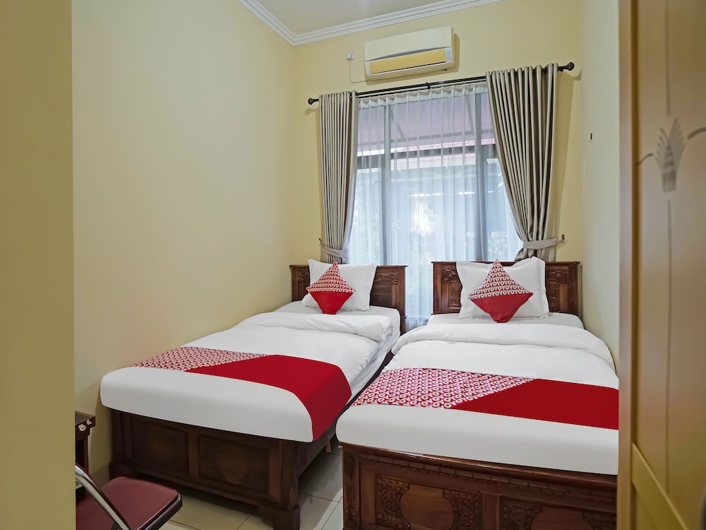 Oyo 335 Wisma Empat Lima 4/20