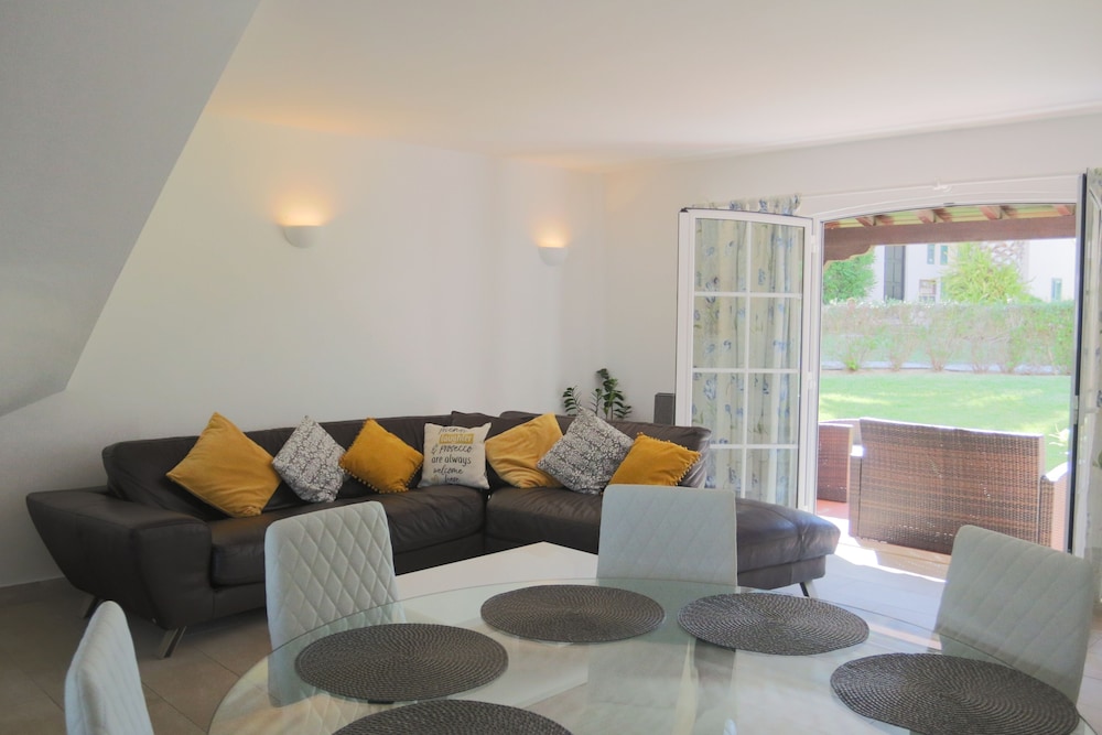 APARTAMENTOS THE OLD VILLAGE BY VILLAGE 4U 51/75