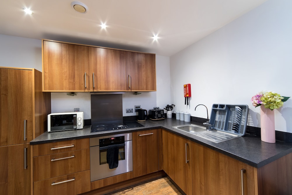Comfort Zone Parkside Apartments 40/50