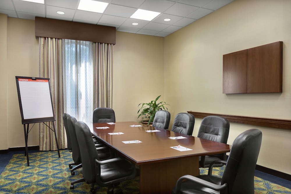 Hampton Inn Charlotte Belmont 42/47