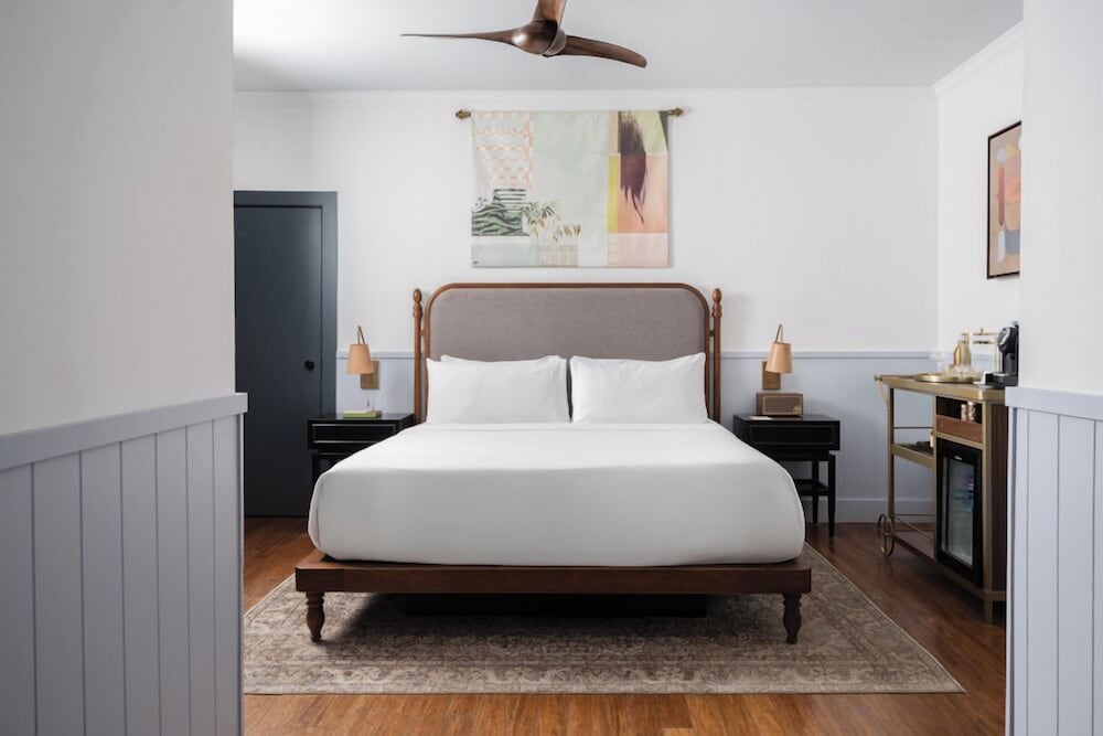 ROOM, KING BED, ACCESSIBLE