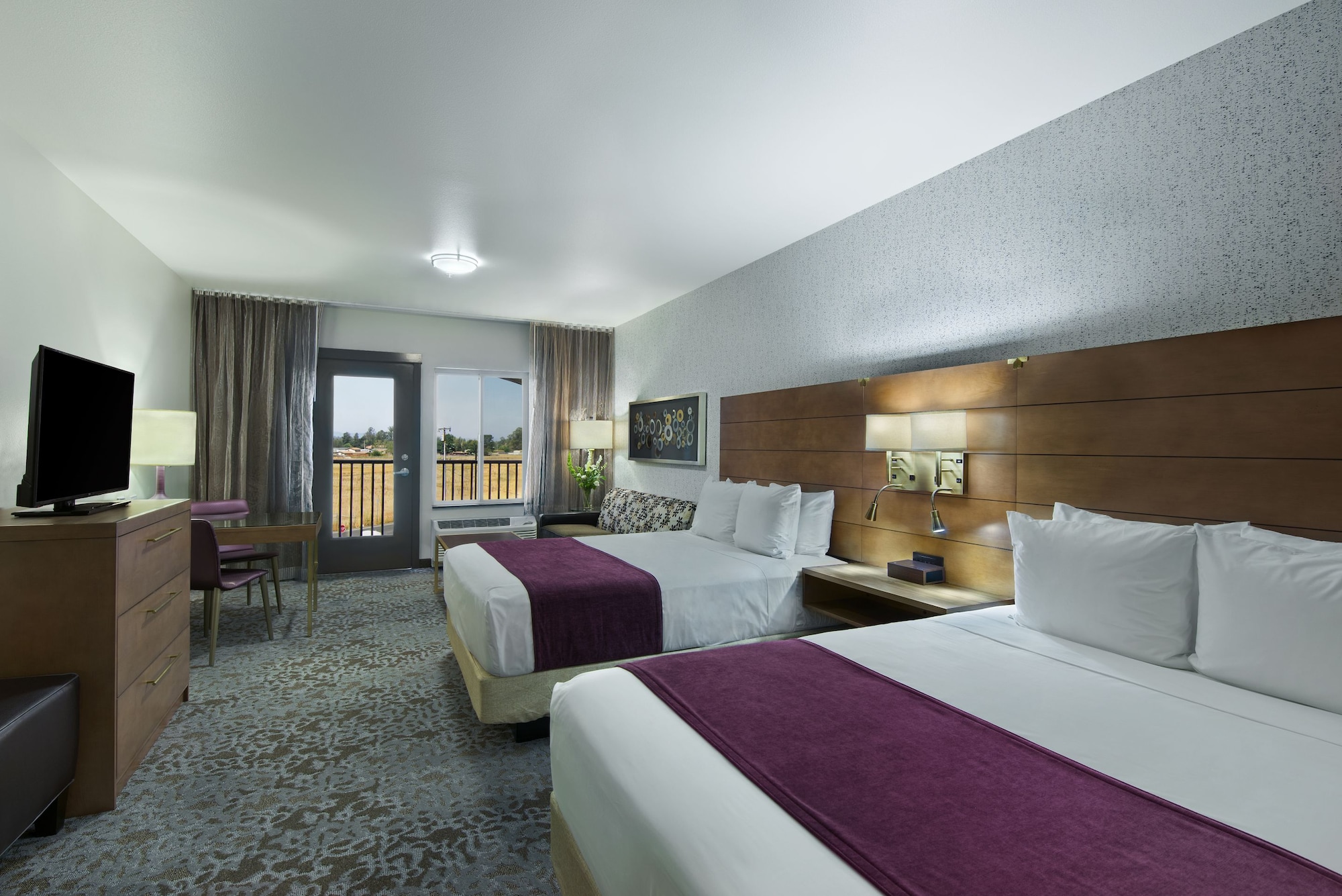 SUITE, 2 QUEEN BEDS, BALCONY