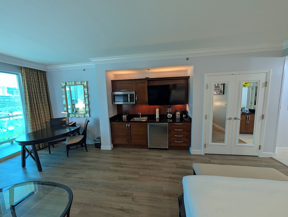 Jet Luxury Elite at The Signature 34/50