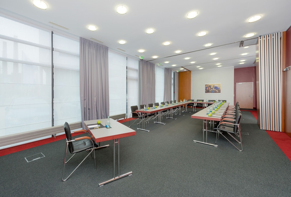 Hotel Wolfsburg Centrum, Affiliated by Melia 35/60