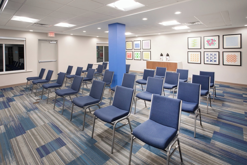 Holiday Inn Express Slidell 64/73