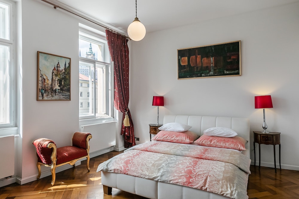 Malostranska Residence 34/72