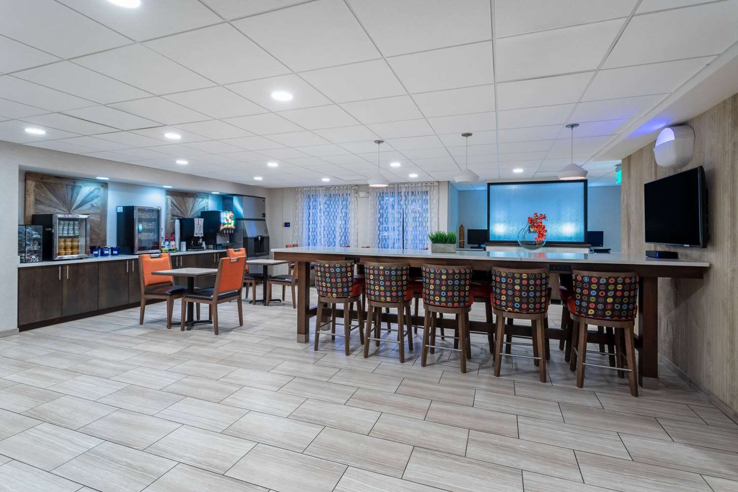 Days Inn & Suites by Wyndham Denver International Airport 21/37