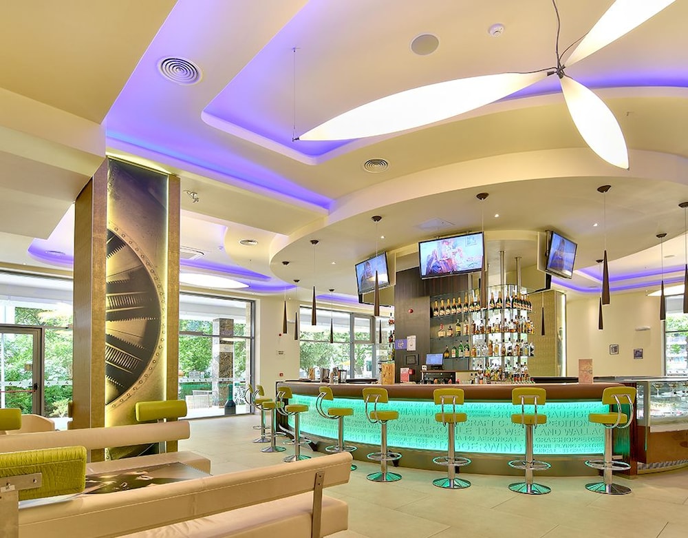 AMELIA HOTEL 27/45