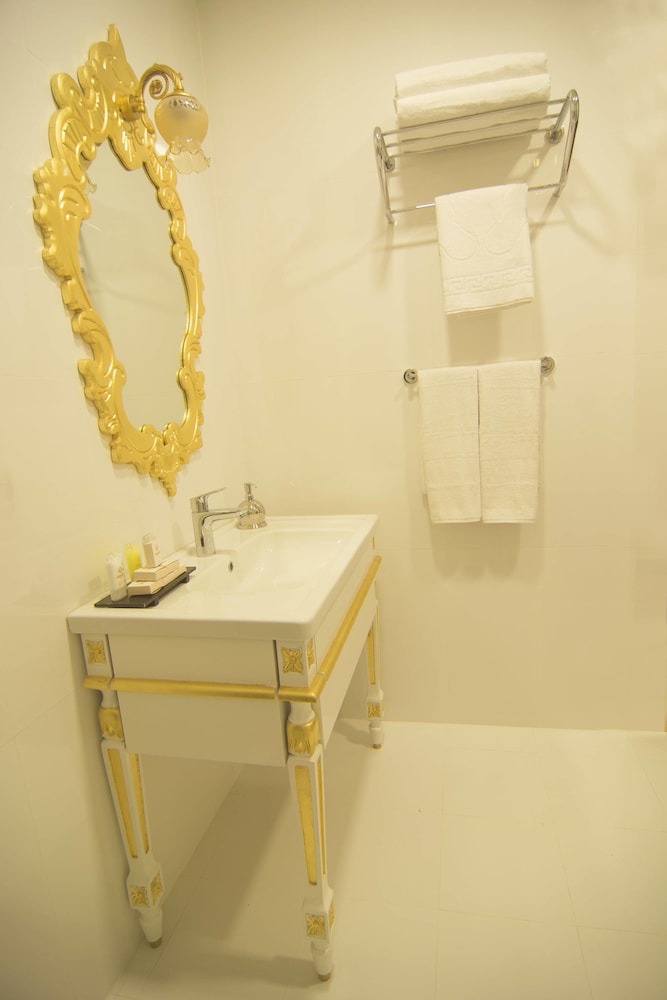 MB DELUXE HOTEL 5/59