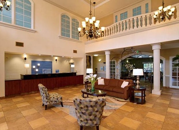 Holiday Inn Express Tampa N I-75 - University Area by IHG 10/69