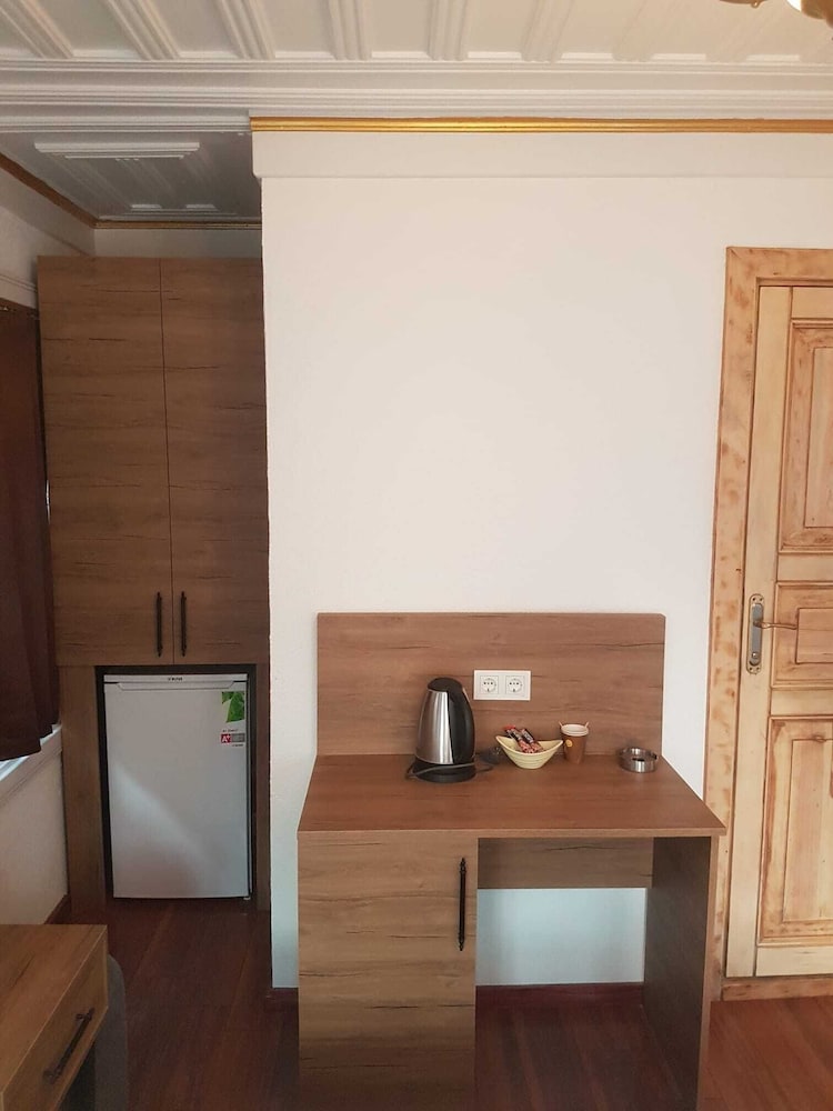 W. House Kadikoy 33/60