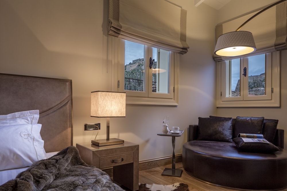 3sixty Hotel Suites 38/50