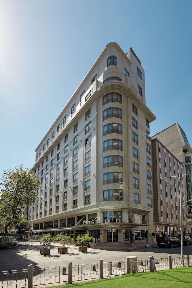 Titanic City Taksim Hotel 5/73