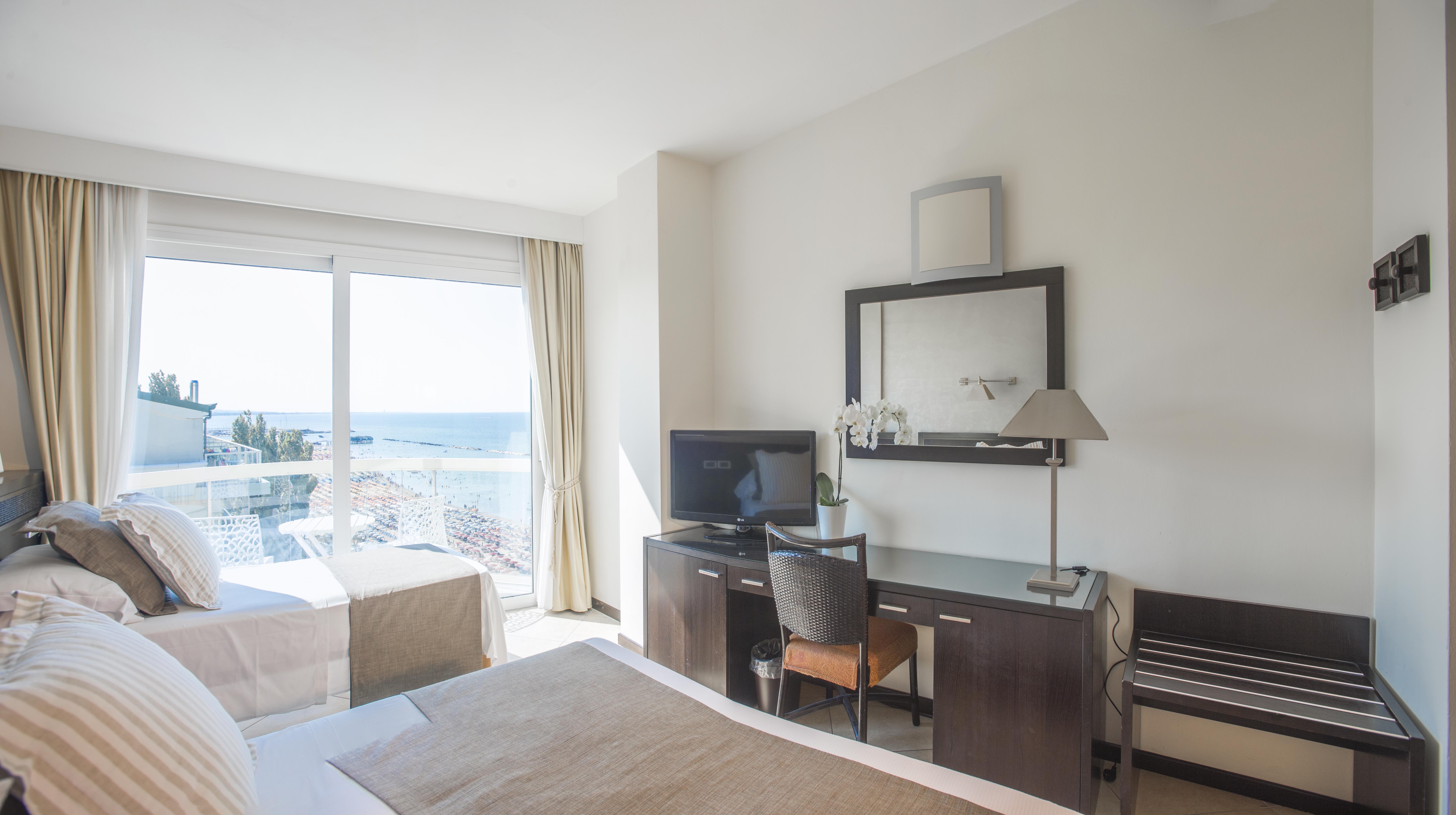 Room, Quadruple, Side Sea View, Balcony