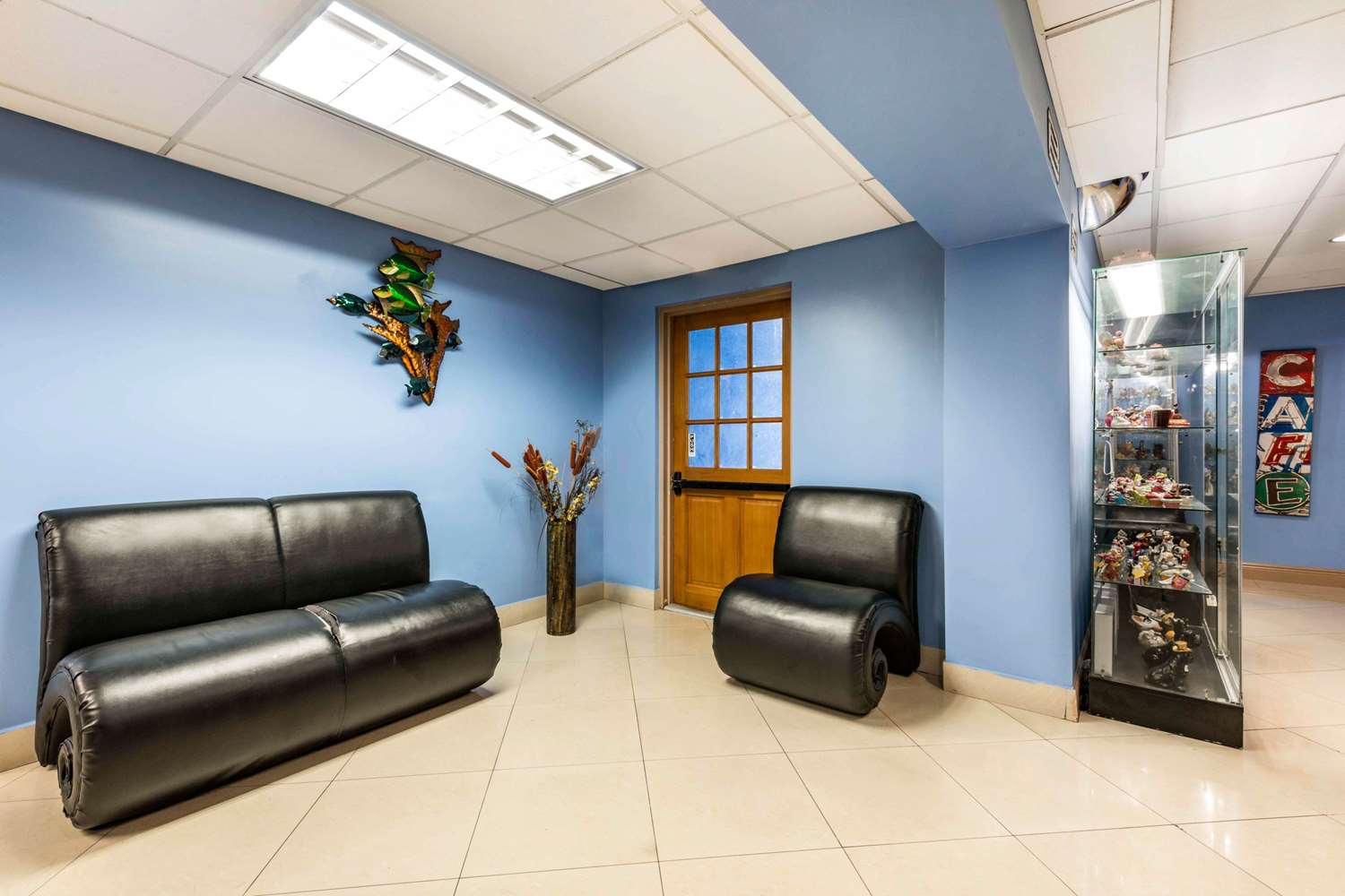 Rodeway Inn and Suites Fort Lauderdale Airport and Cruise Port 26/50