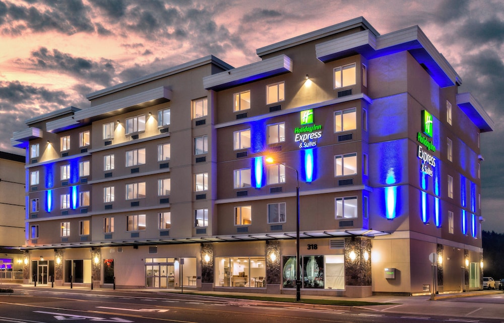 HOLIDAY INN EXPRESS AND SUITES VICTORIA COLWOOD in COLWOOD - BC
