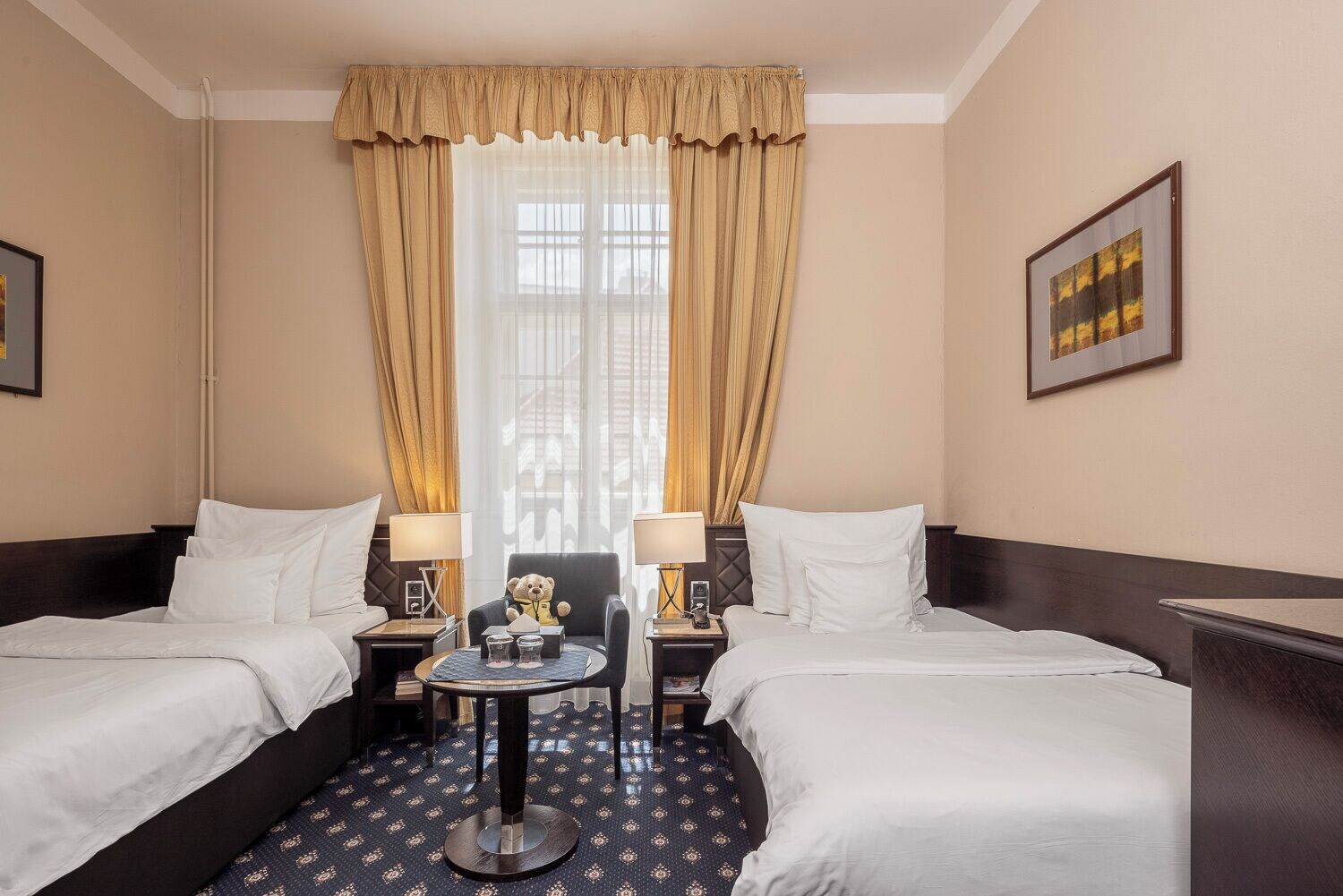 SUPERIOR, DOUBLE OR TWIN BED