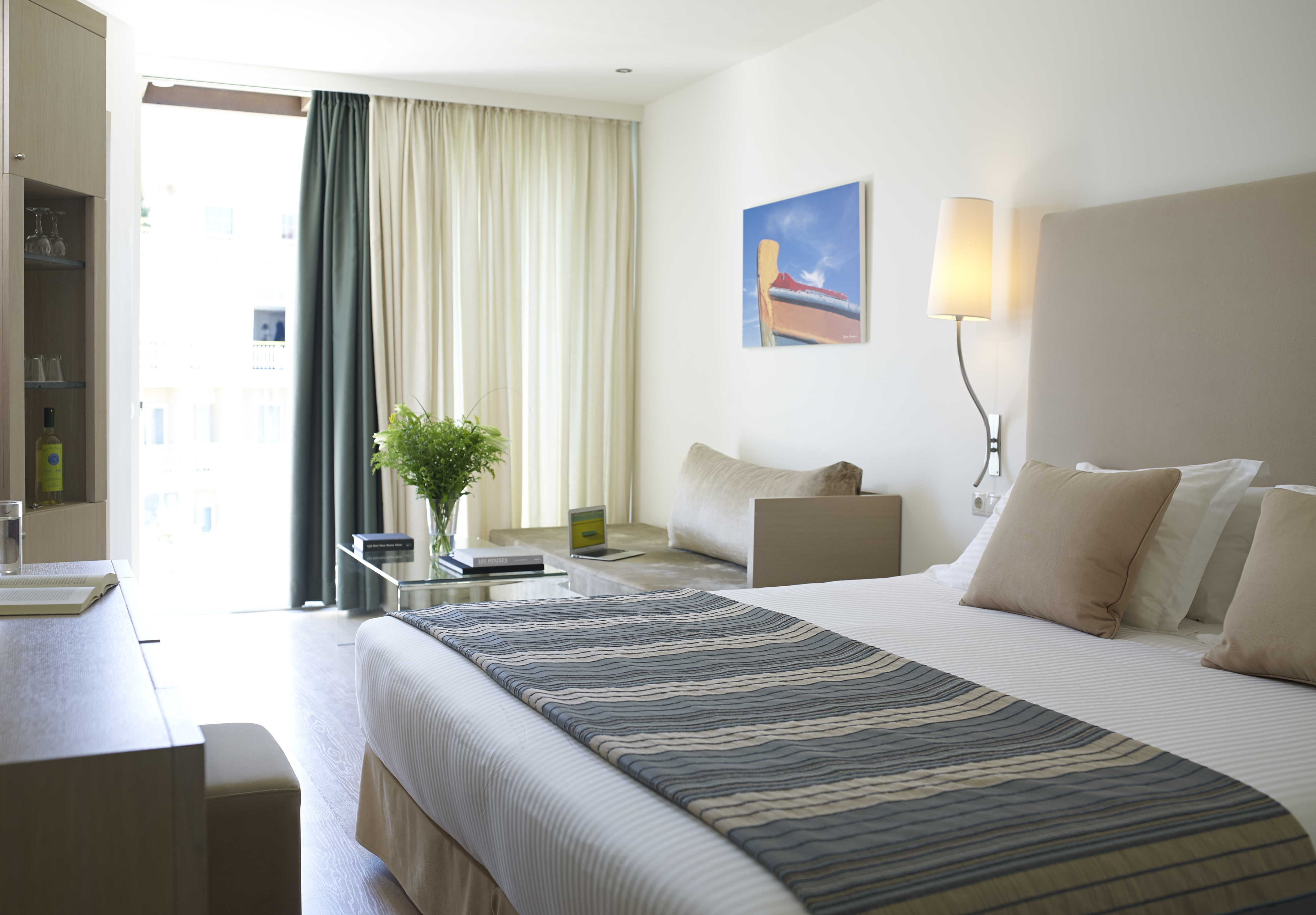 DOUBLE ROOM CITY VIEW