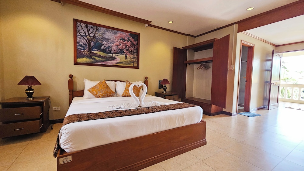 Subic Waterfront Resort & Hotel 15/55