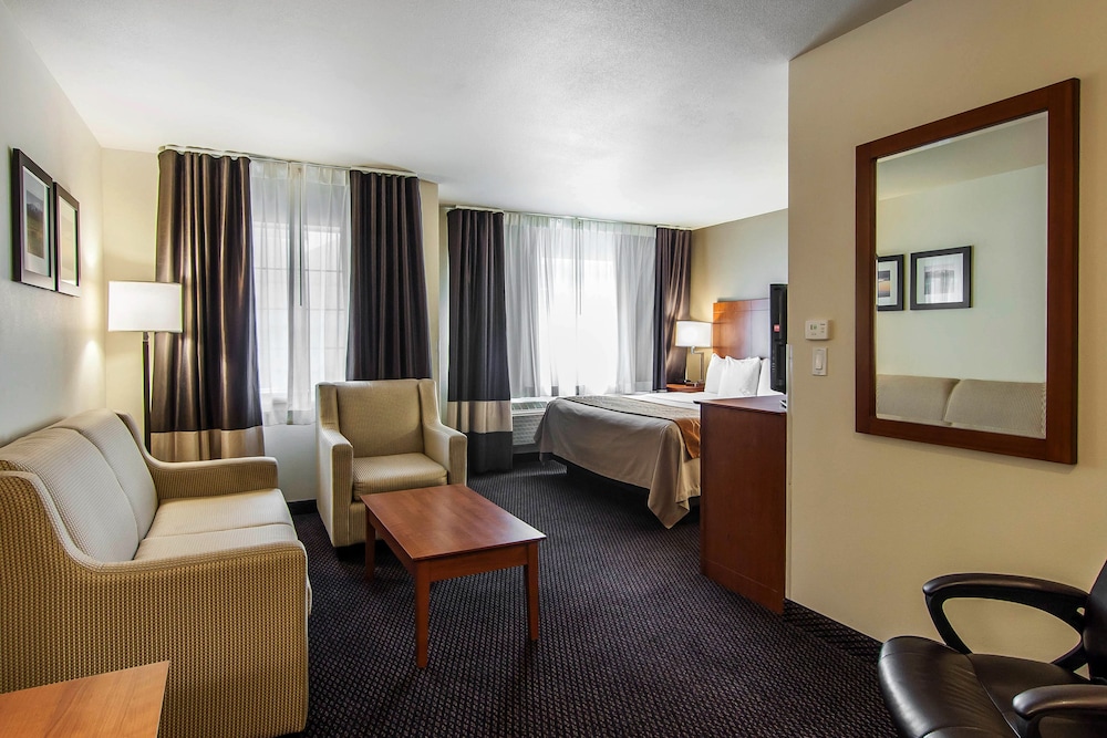 Country Inn & Suites by Radisson, Bend near Pilot Butte 30/50