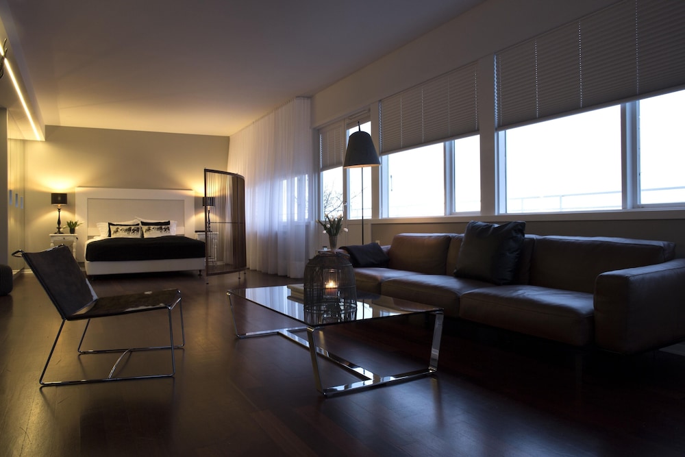 Mani Apartments 44/50