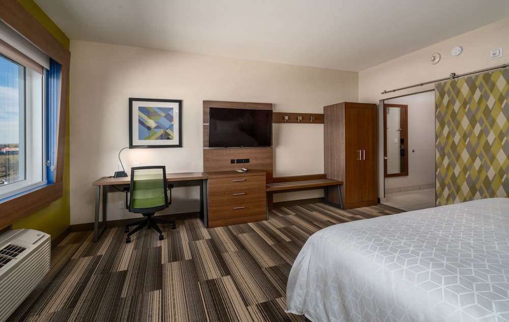 Holiday Inn Express And Suites Brandon 20/74