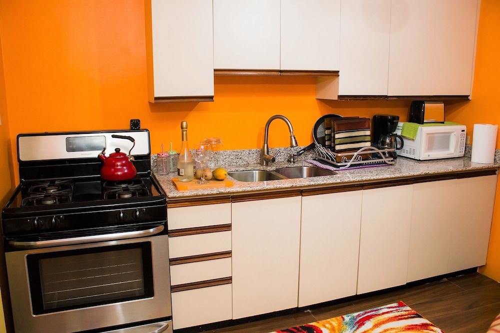 New Kingston Guest Apt At The Stadium 7/9