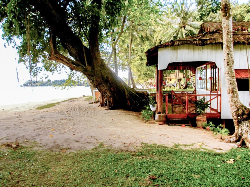 Bamboo Cottages 9/73