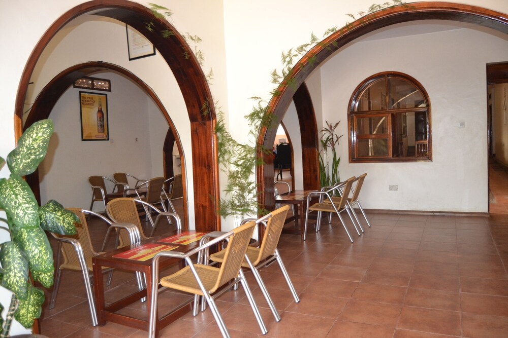 Raja Excelsior Hotel 26/50