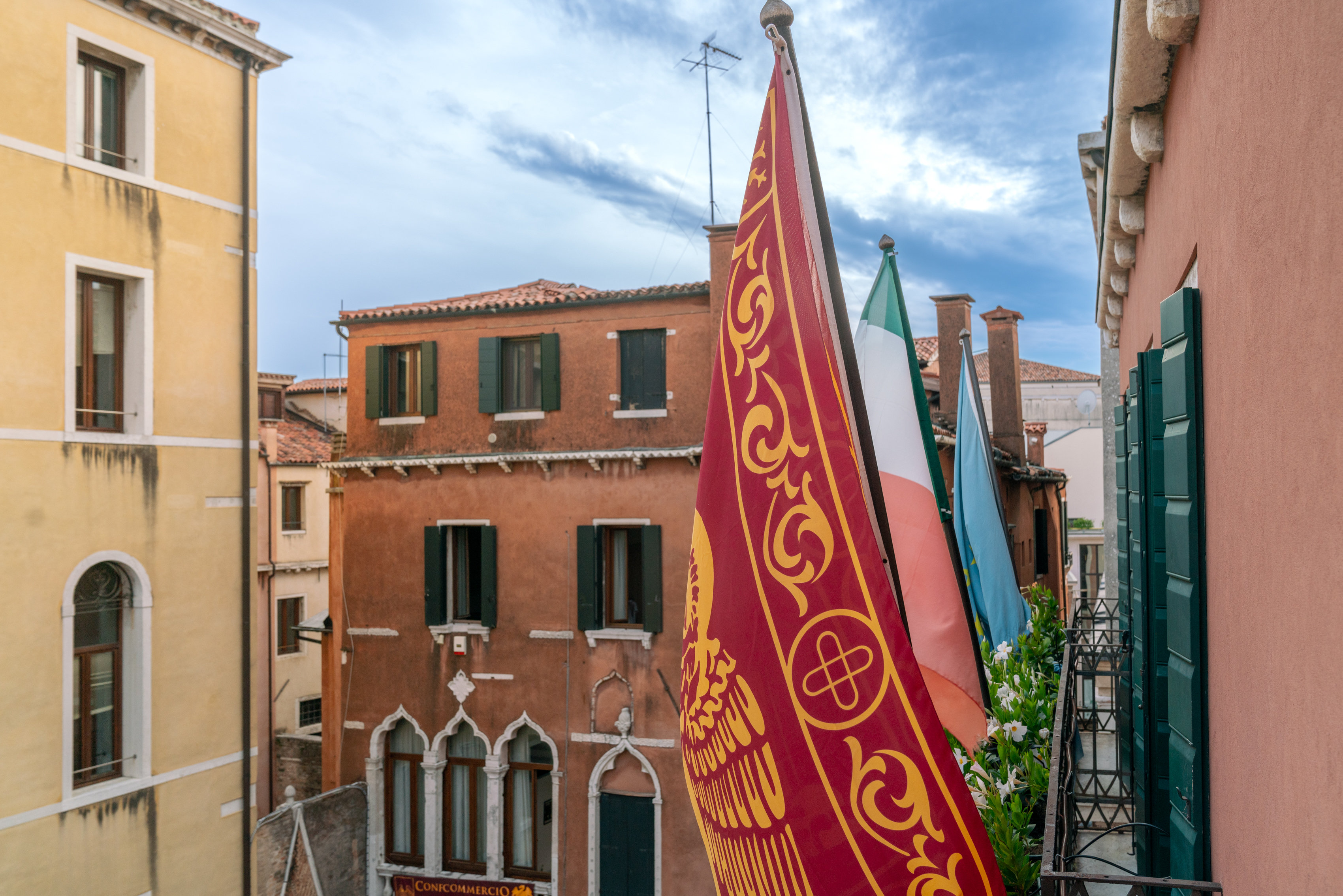 Palazzo San Luca 8/83