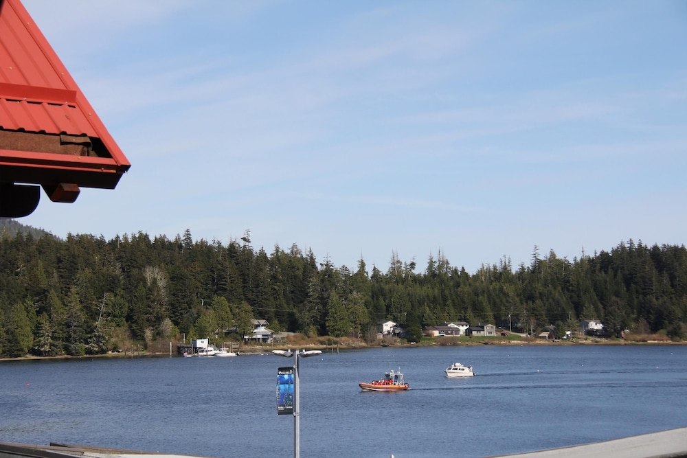 Seaside Ucluelet Hotel 16/34